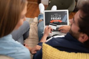 Como os consumidores reagiram à Black Friday em 2022 [+ Holiday Marketing Tips]